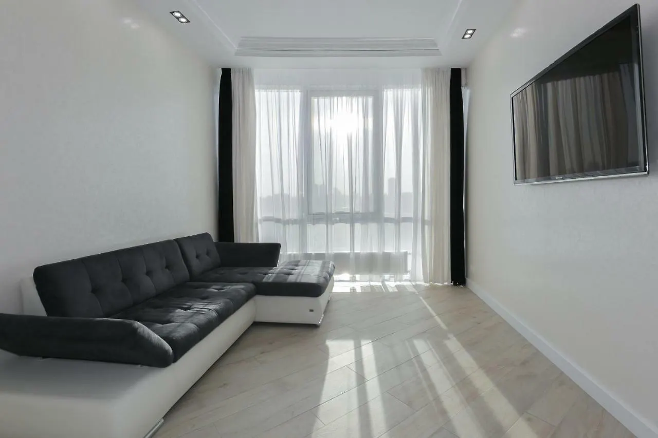 Black&White Apartment In Smart Plaza Kyjev