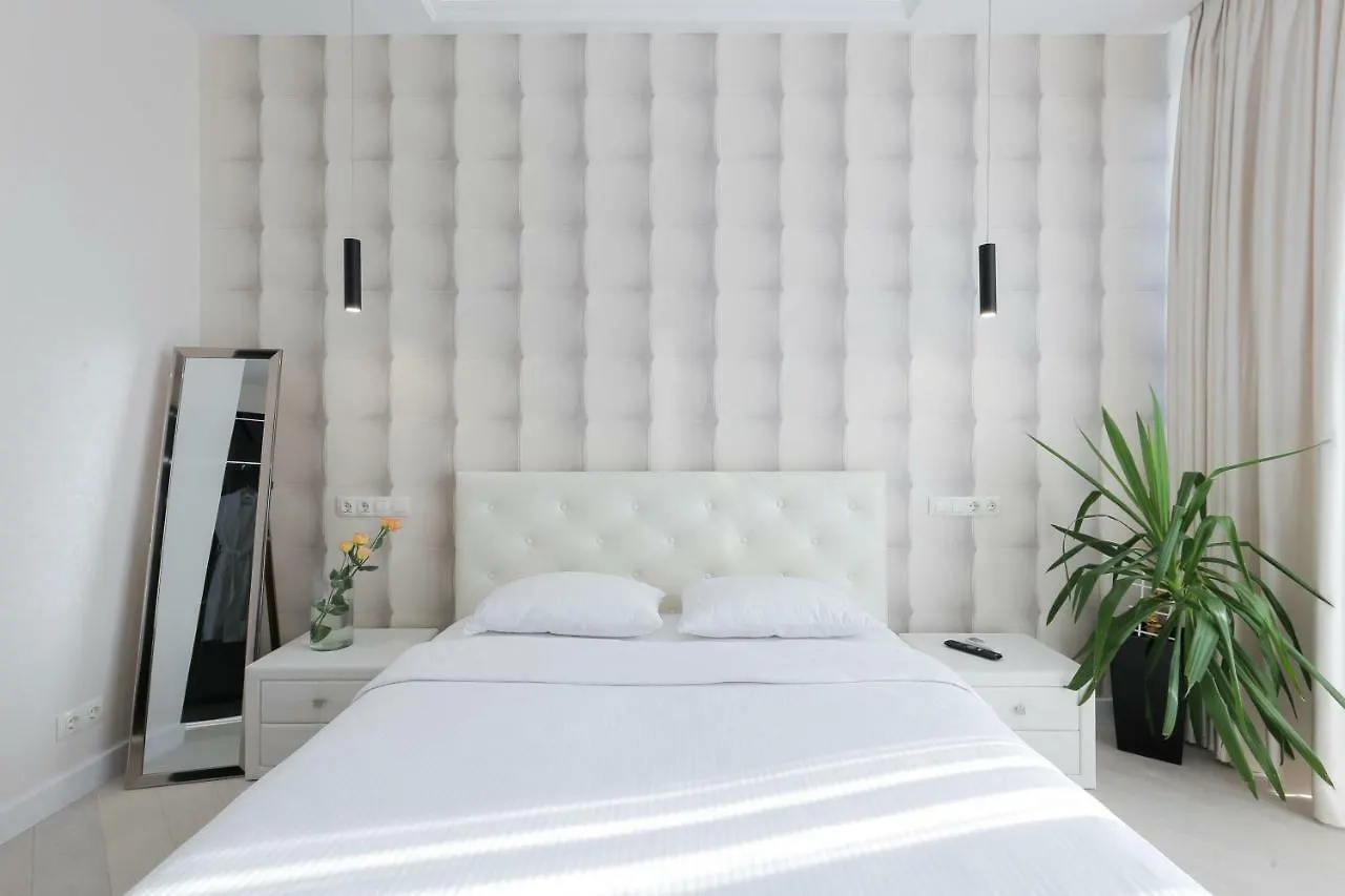 Black&White Apartment In Smart Plaza Kyiv Ukraine