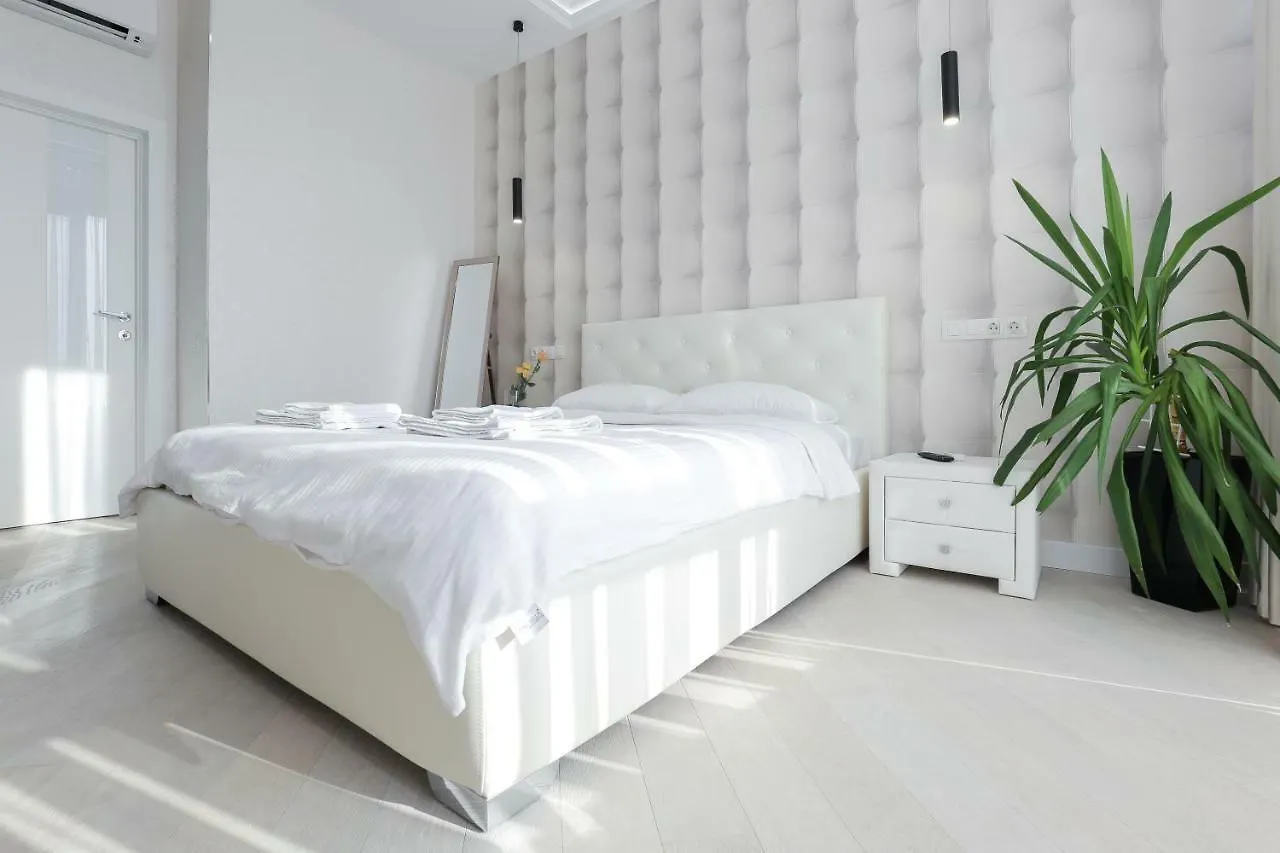 Black&White Apartment In Smart Plaza Kyjev