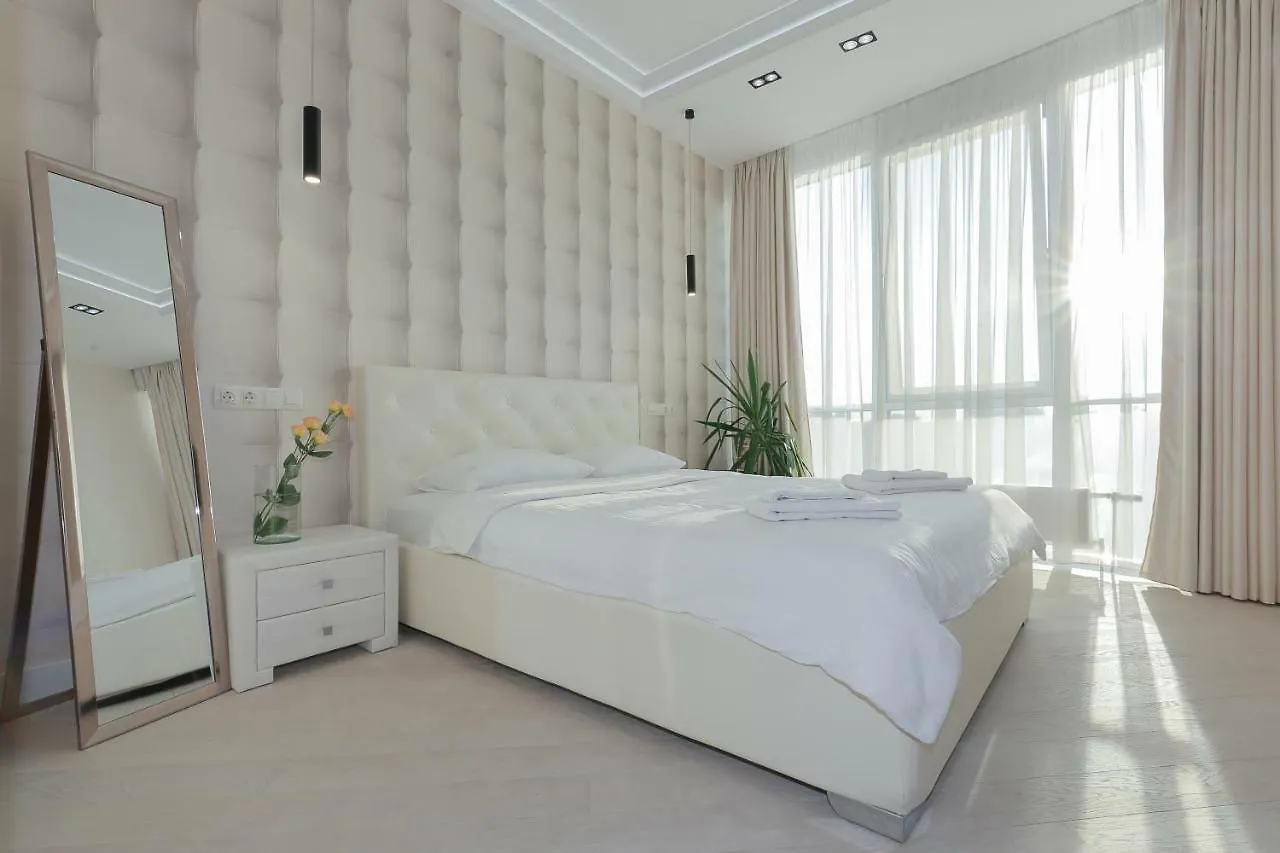 Black&White Apartment In Smart Plaza Kyiv 0*,